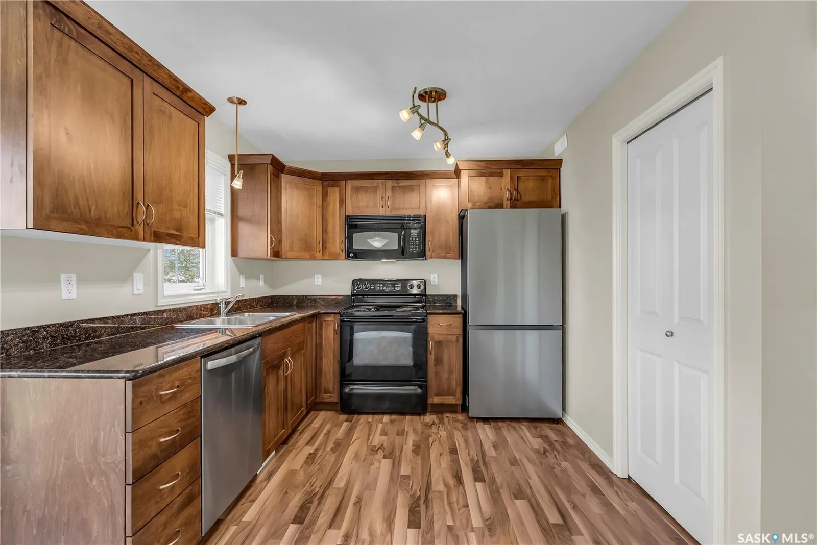 303 Slimmon PLACE, #421
