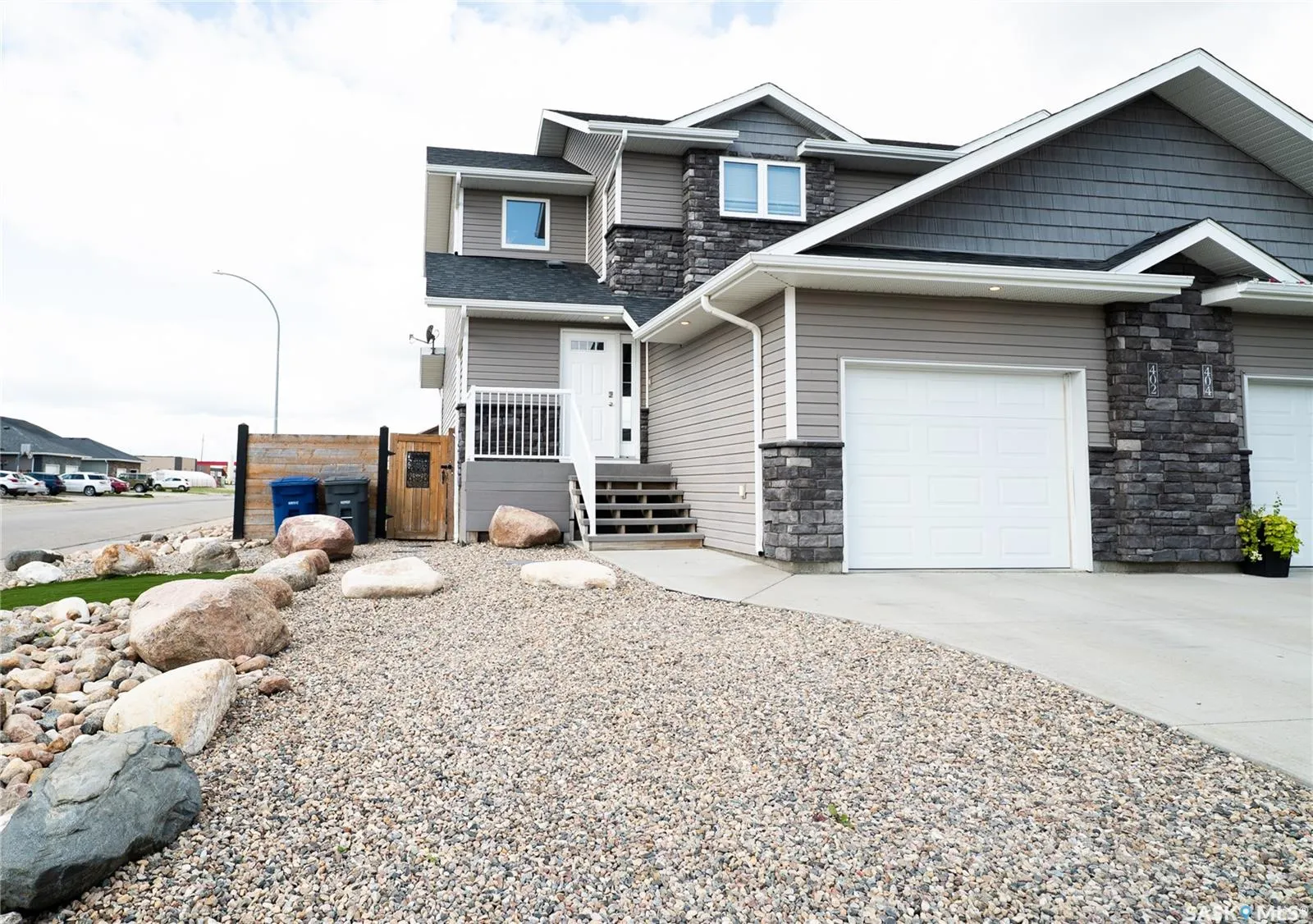 402 Snead CRESCENT