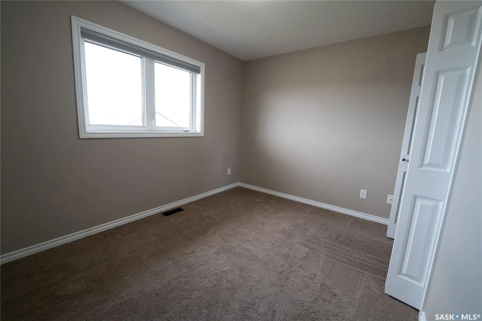 402 Snead CRESCENT