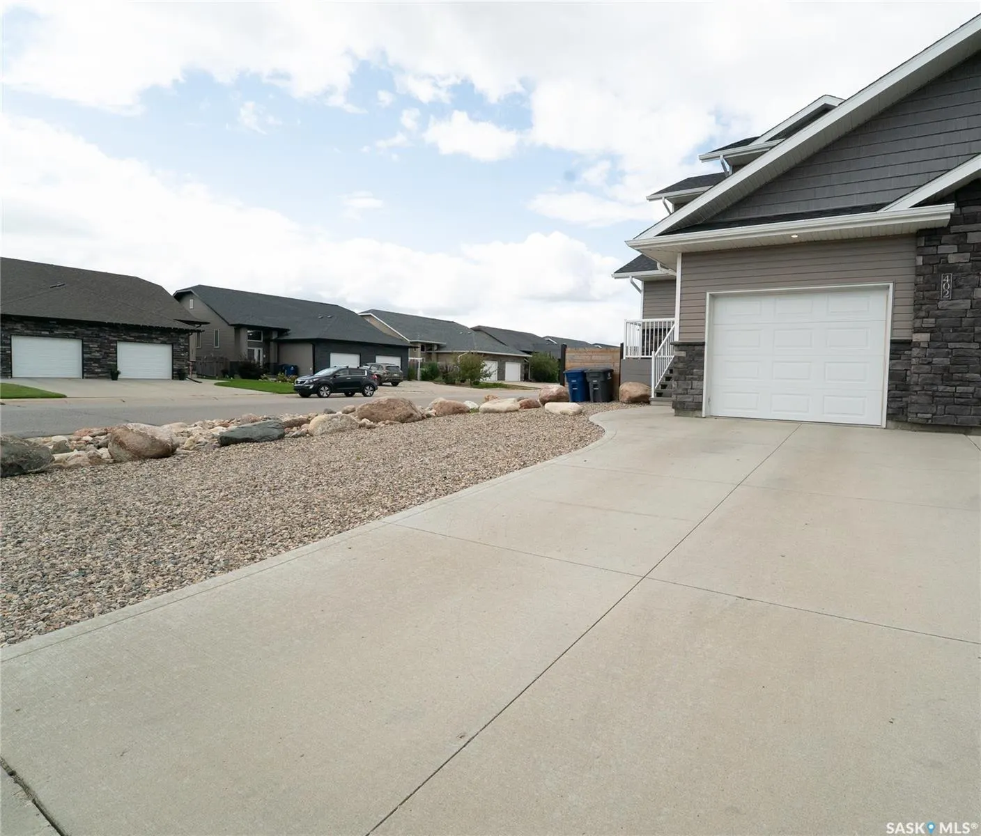 402 Snead CRESCENT
