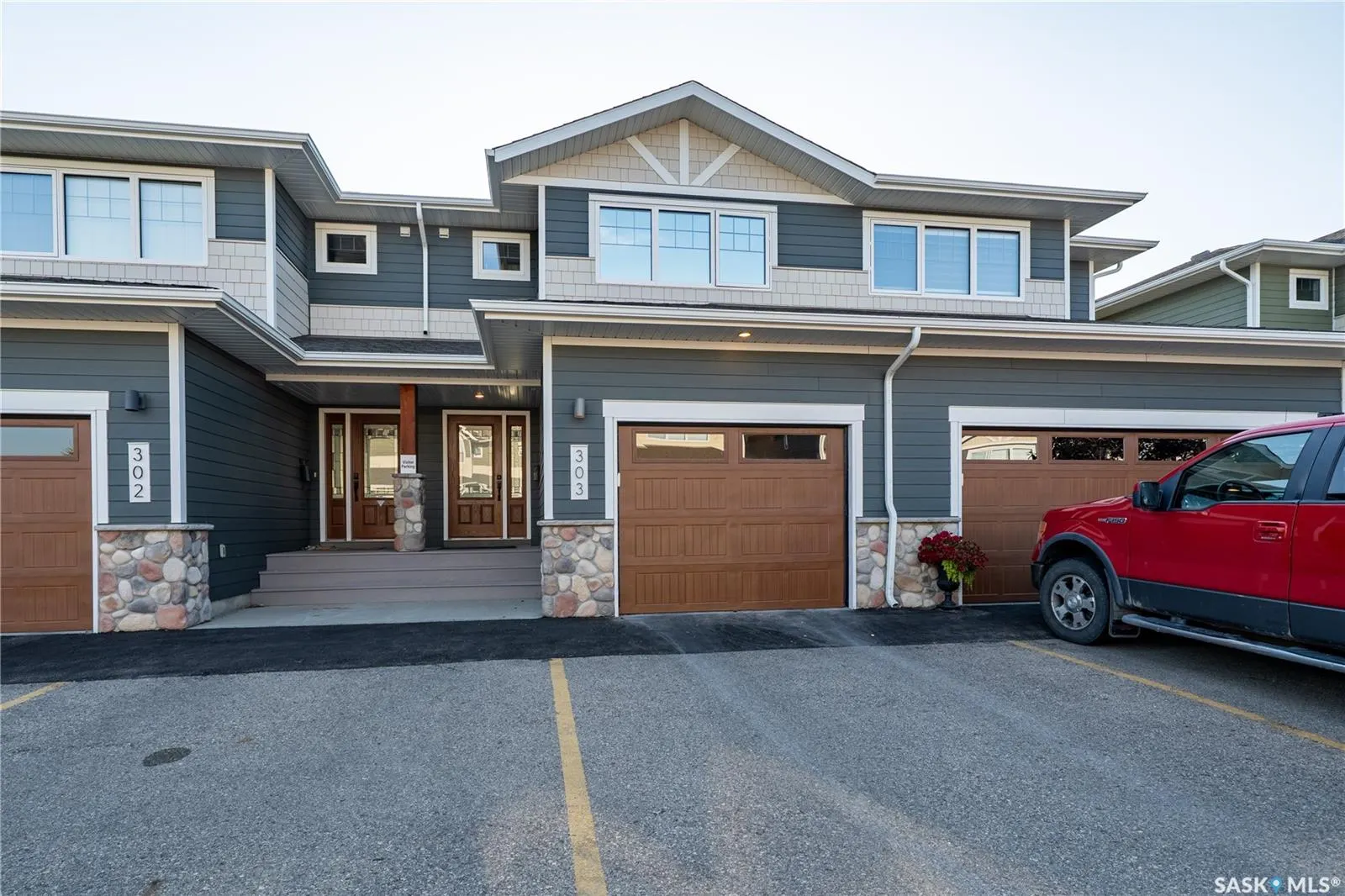 4000 Sandhill CRESCENT, #303