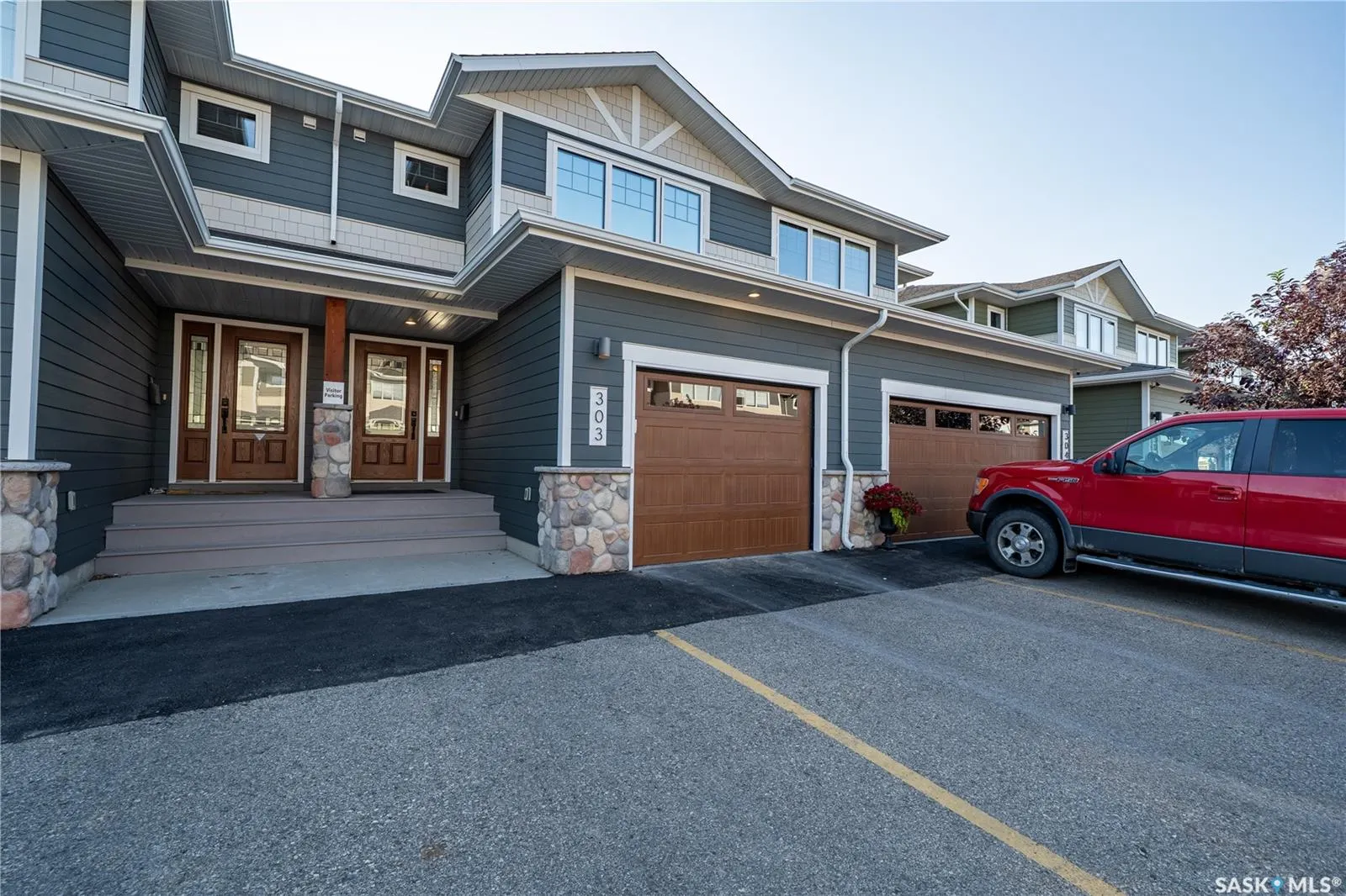 4000 Sandhill CRESCENT, #303
