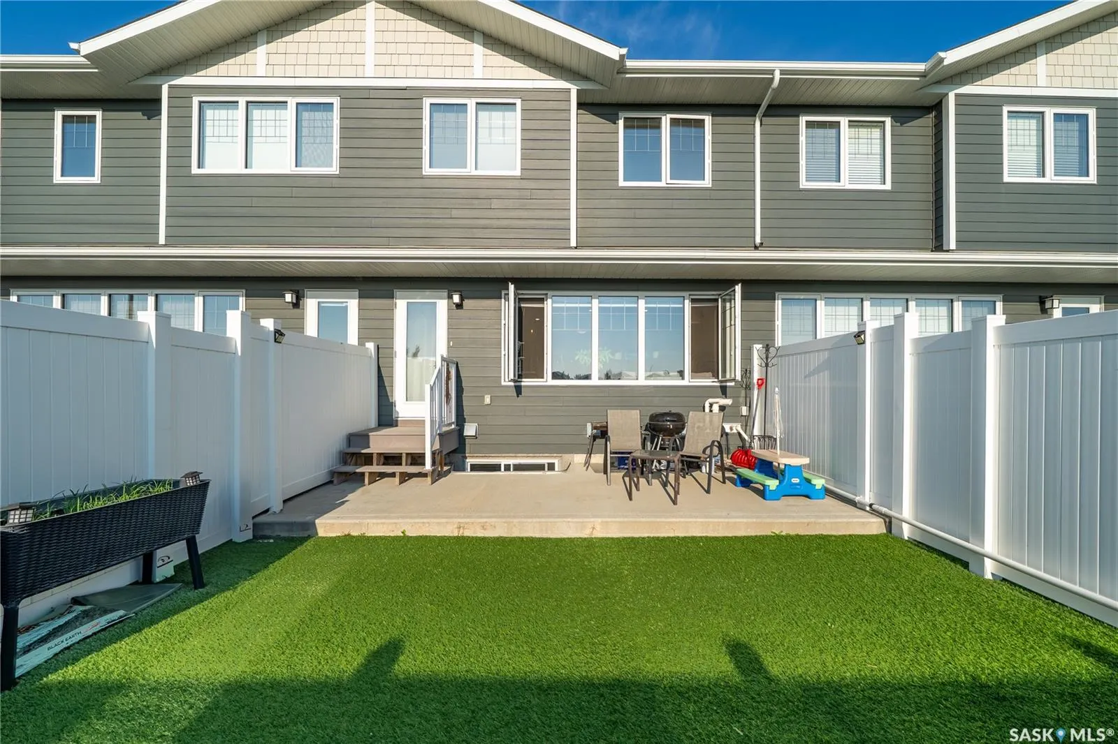 4000 Sandhill CRESCENT, #303