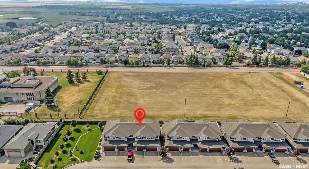 4000 Sandhill CRESCENT, #303