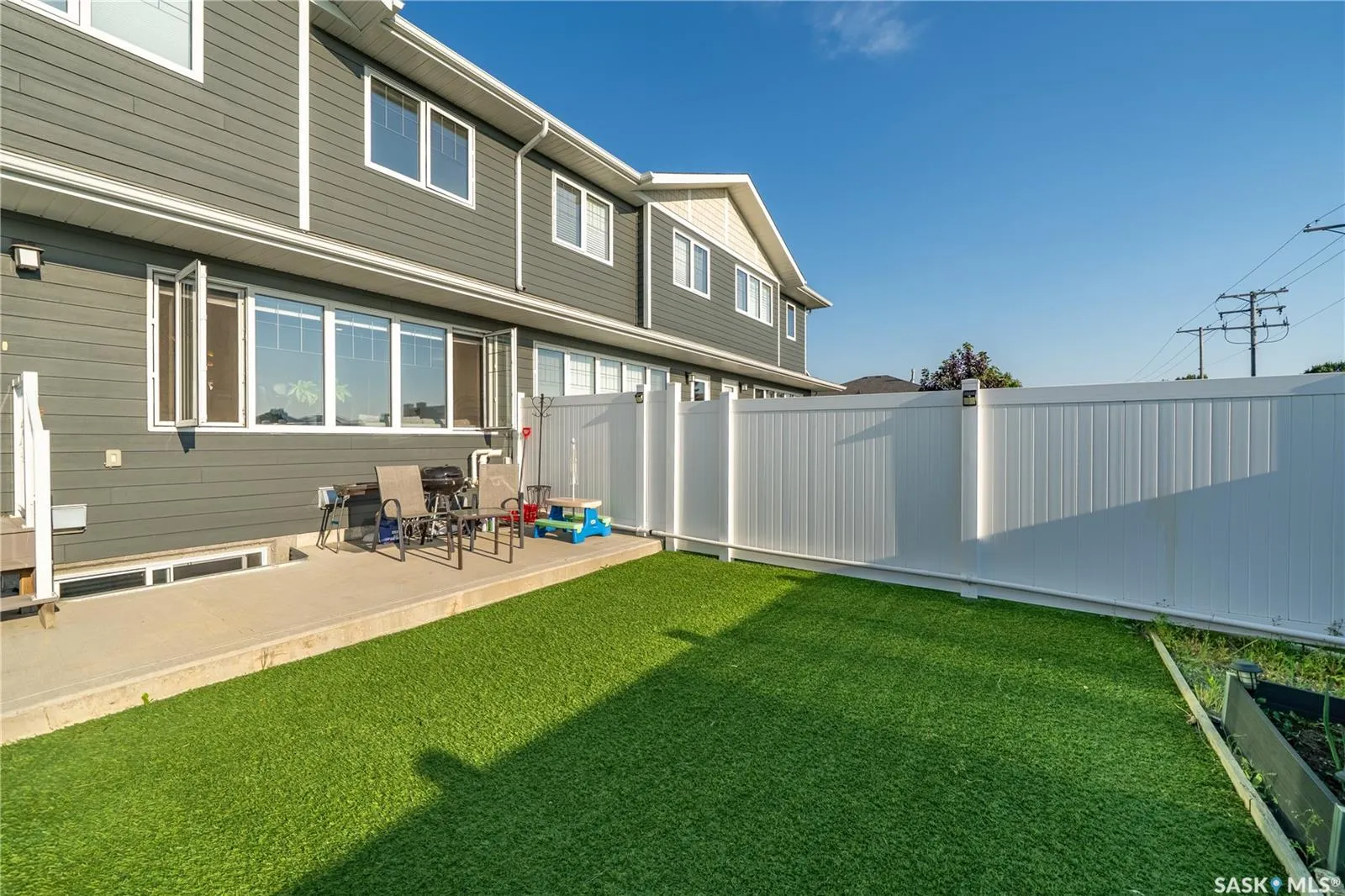 4000 Sandhill CRESCENT, #303