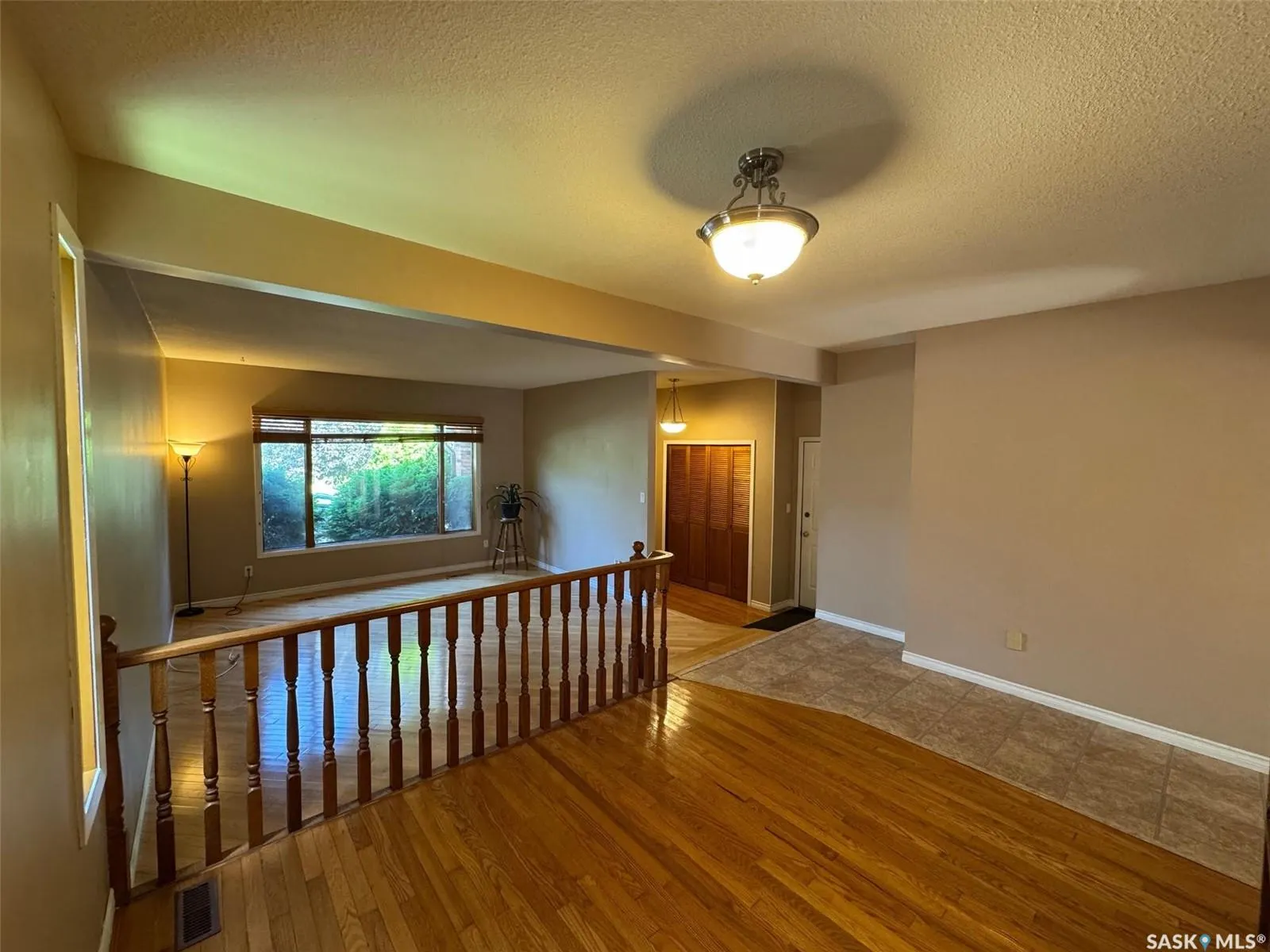 418 Emerald CRESCENT