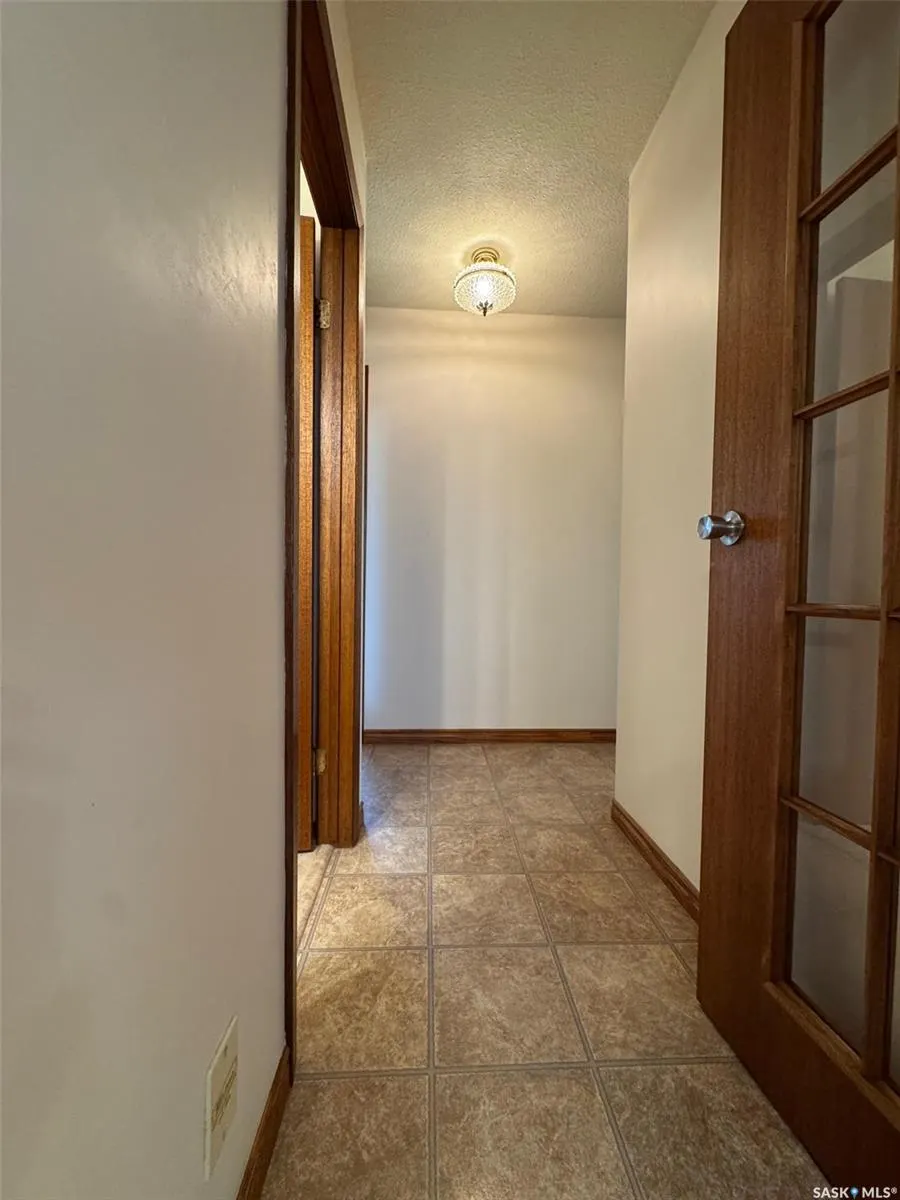 418 Emerald CRESCENT