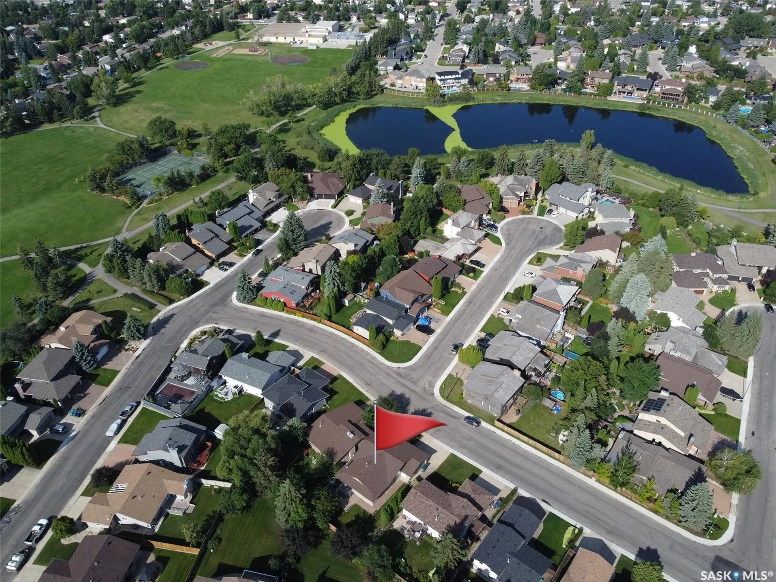 418 Emerald CRESCENT