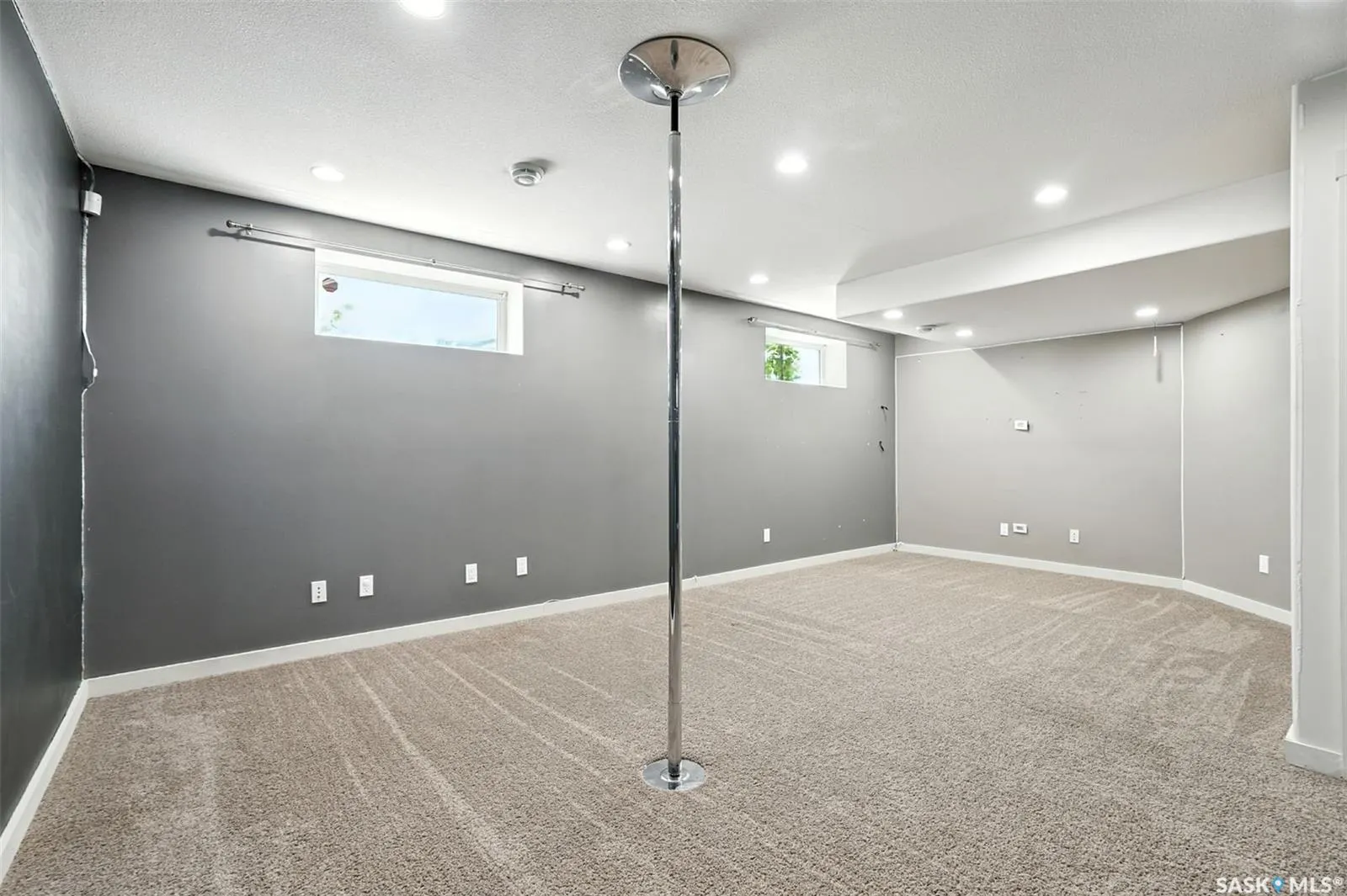 707 Reddekopp DRIVE