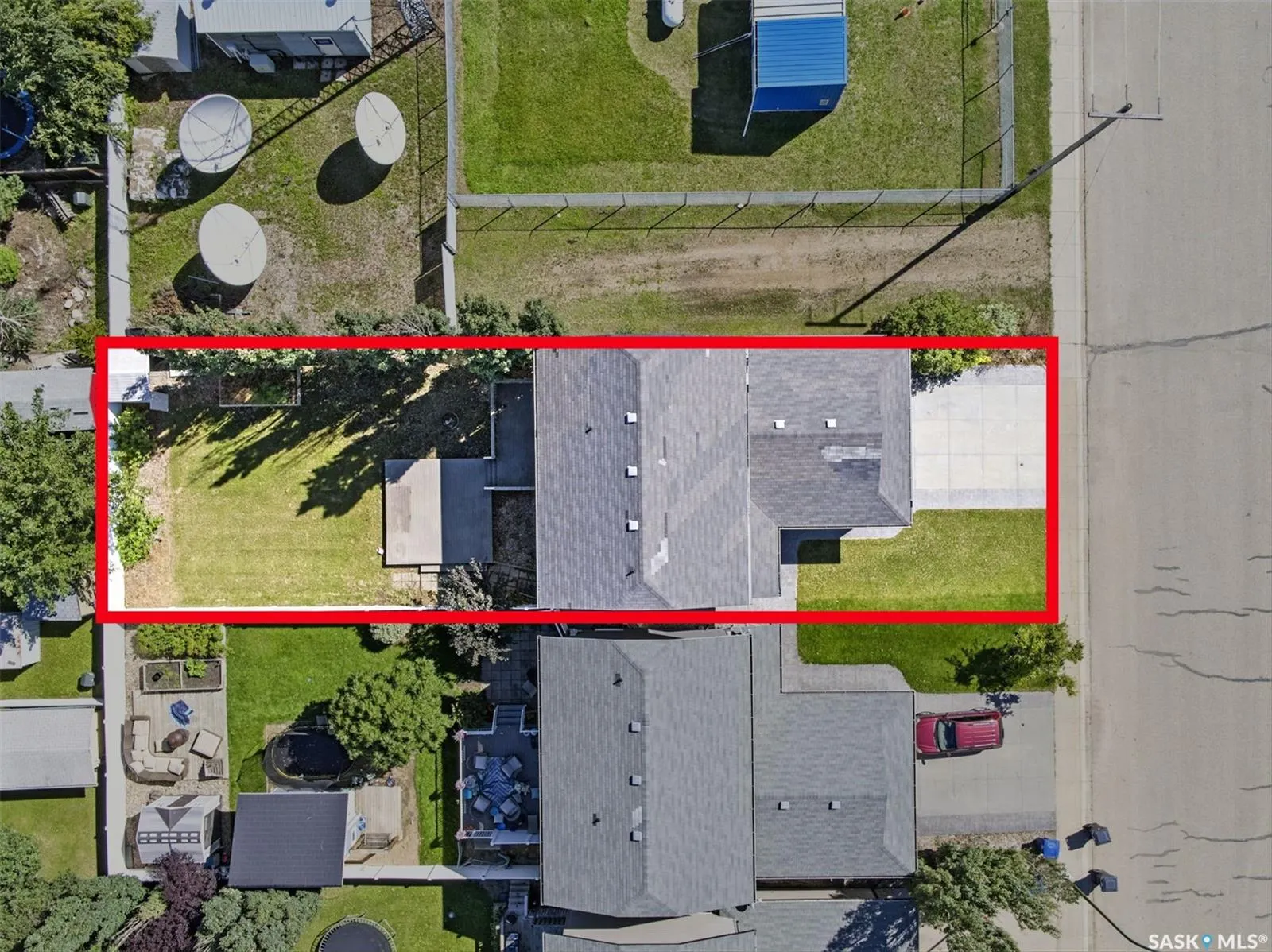 707 Reddekopp DRIVE