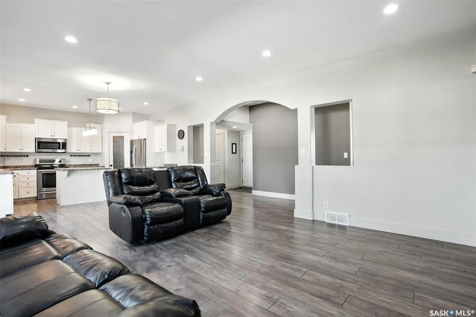 707 Reddekopp DRIVE