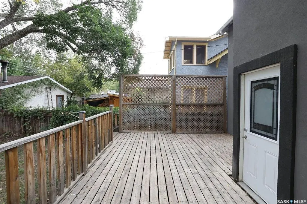 936 College AVENUE