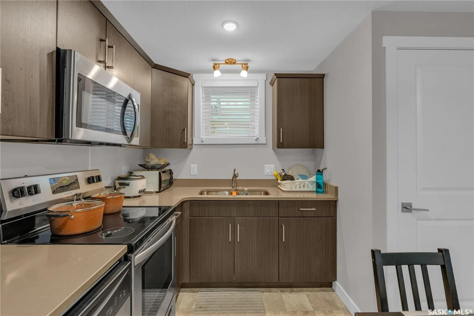 315 Dickson CRESCENT, #131