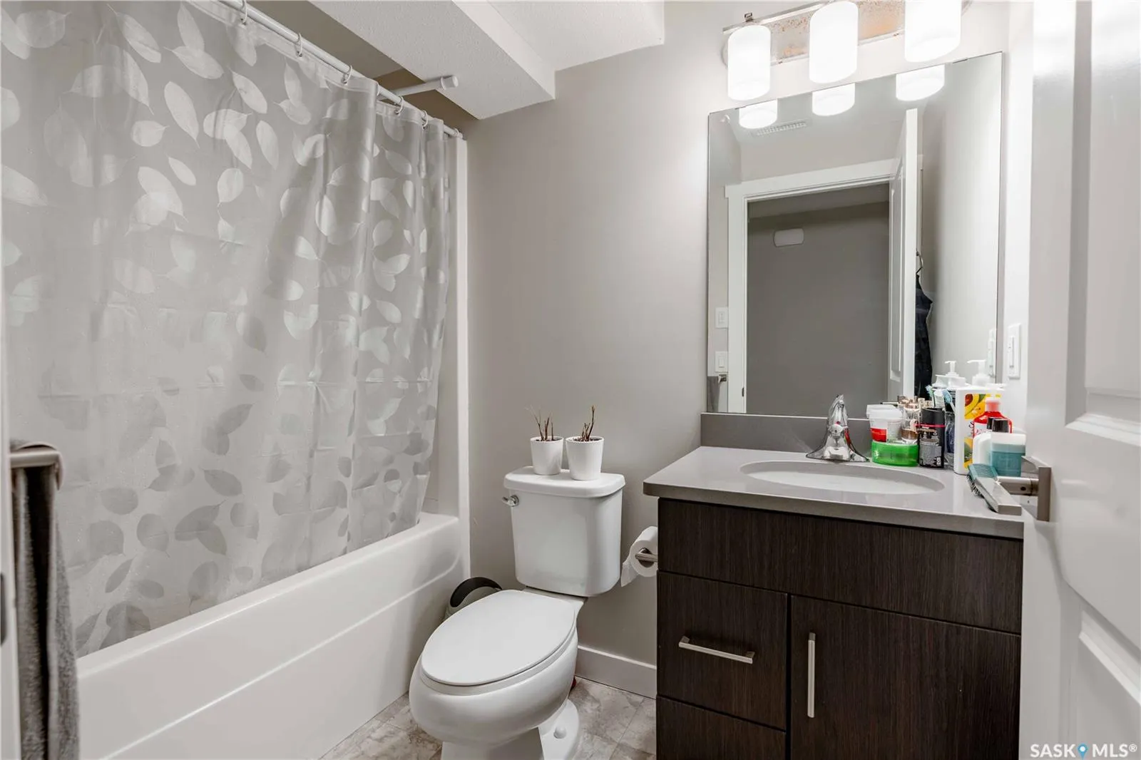315 Dickson CRESCENT, #131