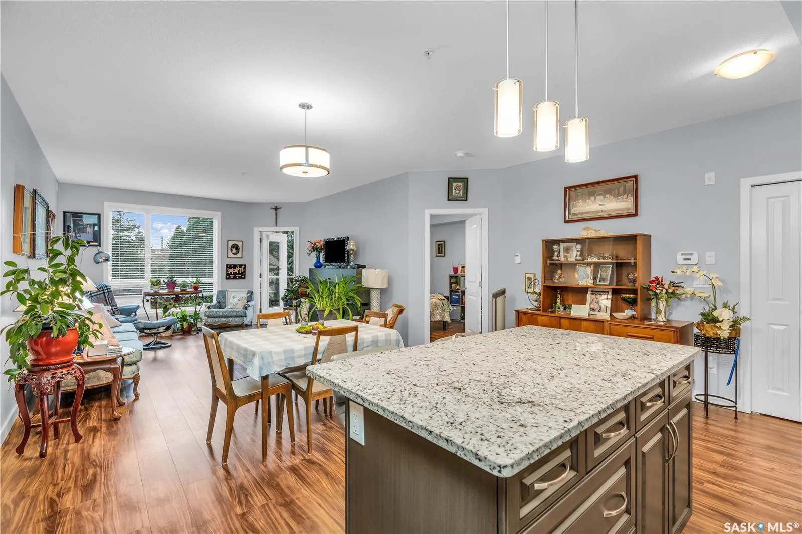 1025 Moss AVENUE, #208