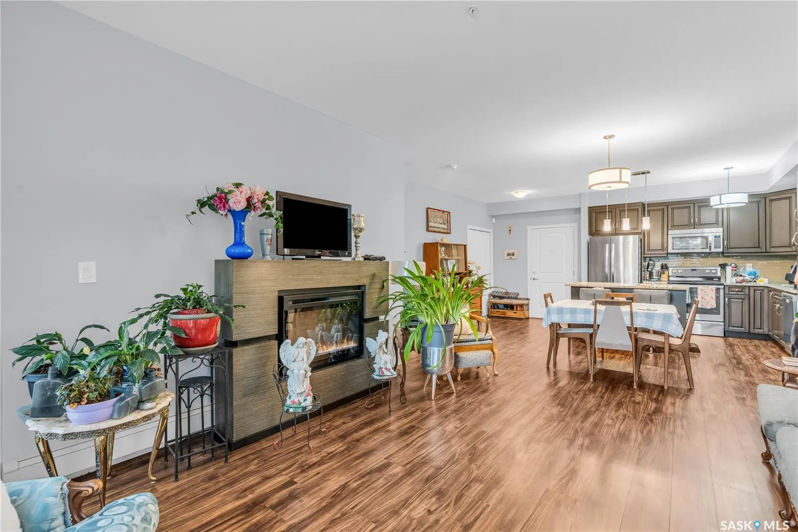 1025 Moss AVENUE, #208