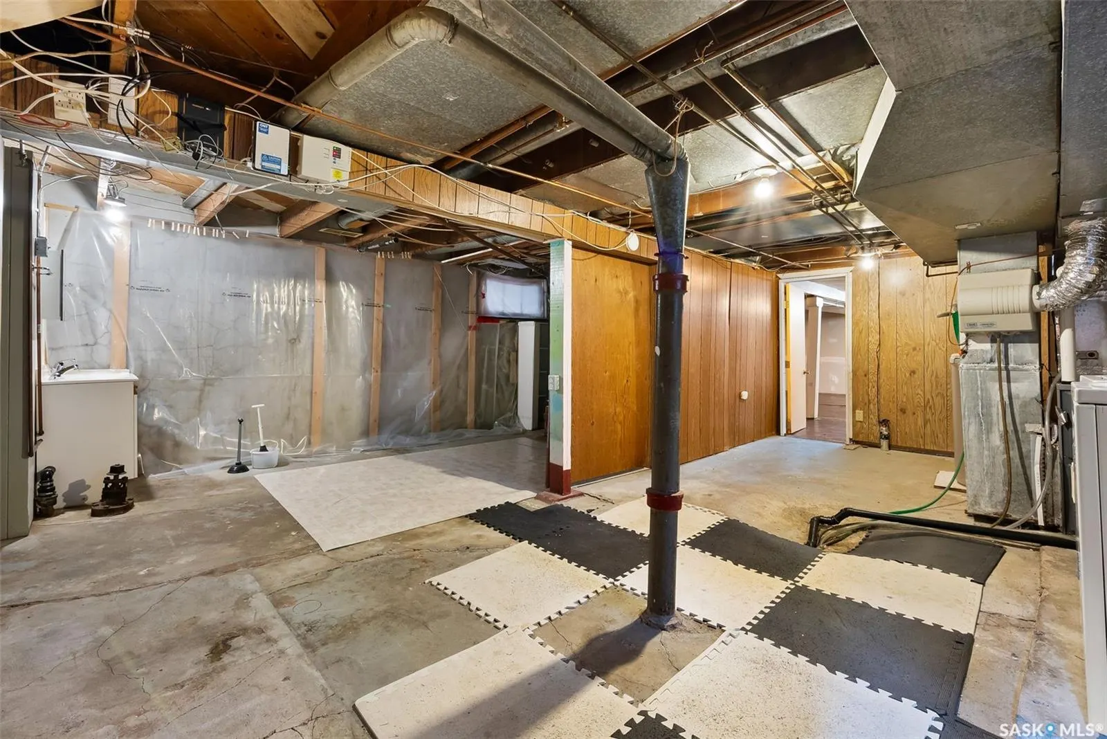 3057 Retallack STREET
