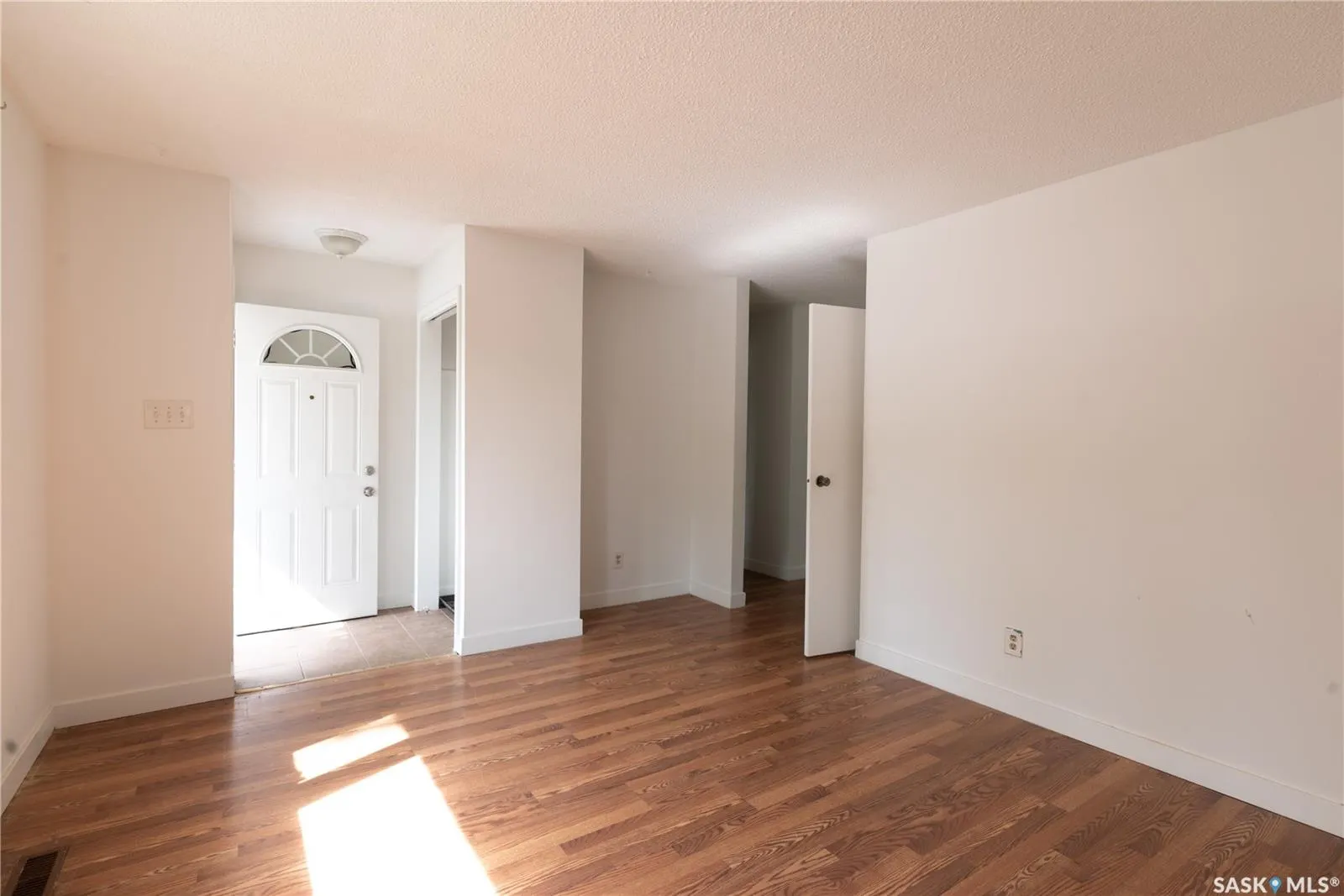 183 Magee CRESCENT