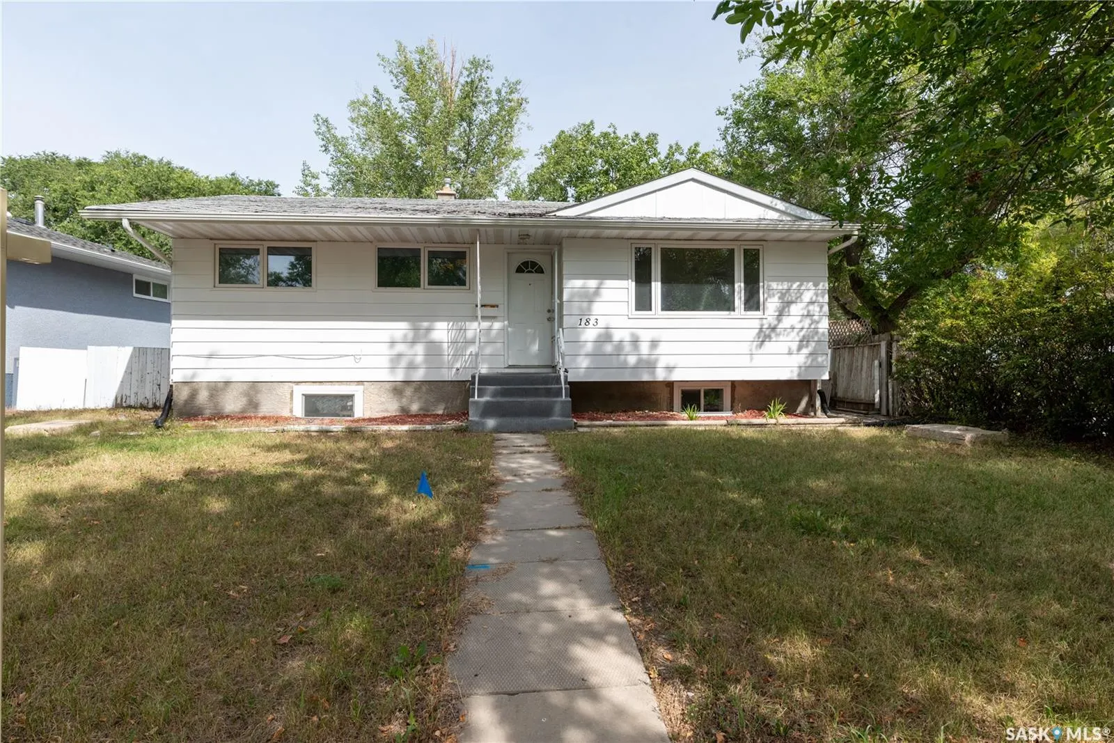 183 Magee CRESCENT