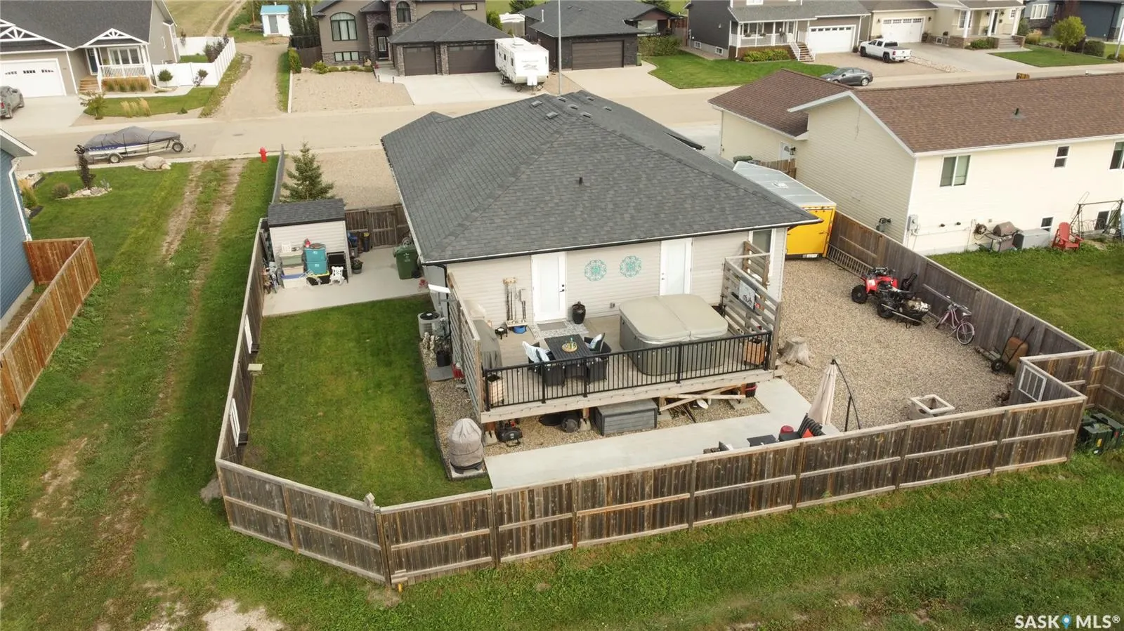 100 Diefenbaker AVENUE
