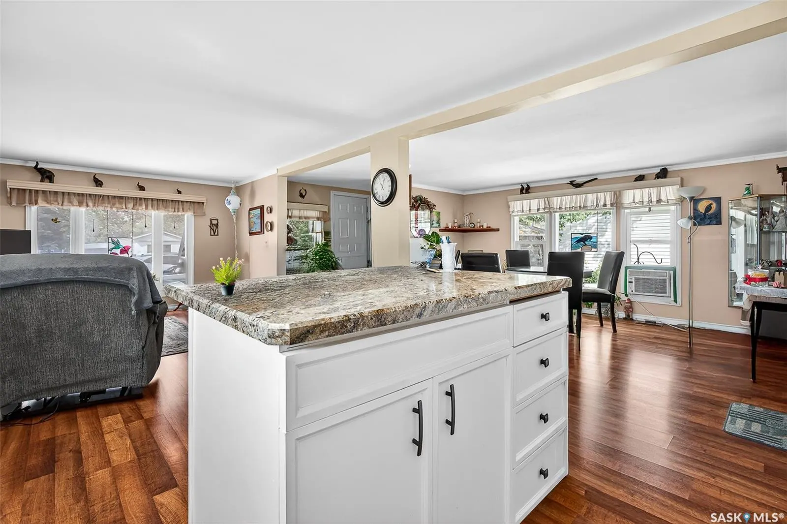 #B19       1455 9th AVENUE NE