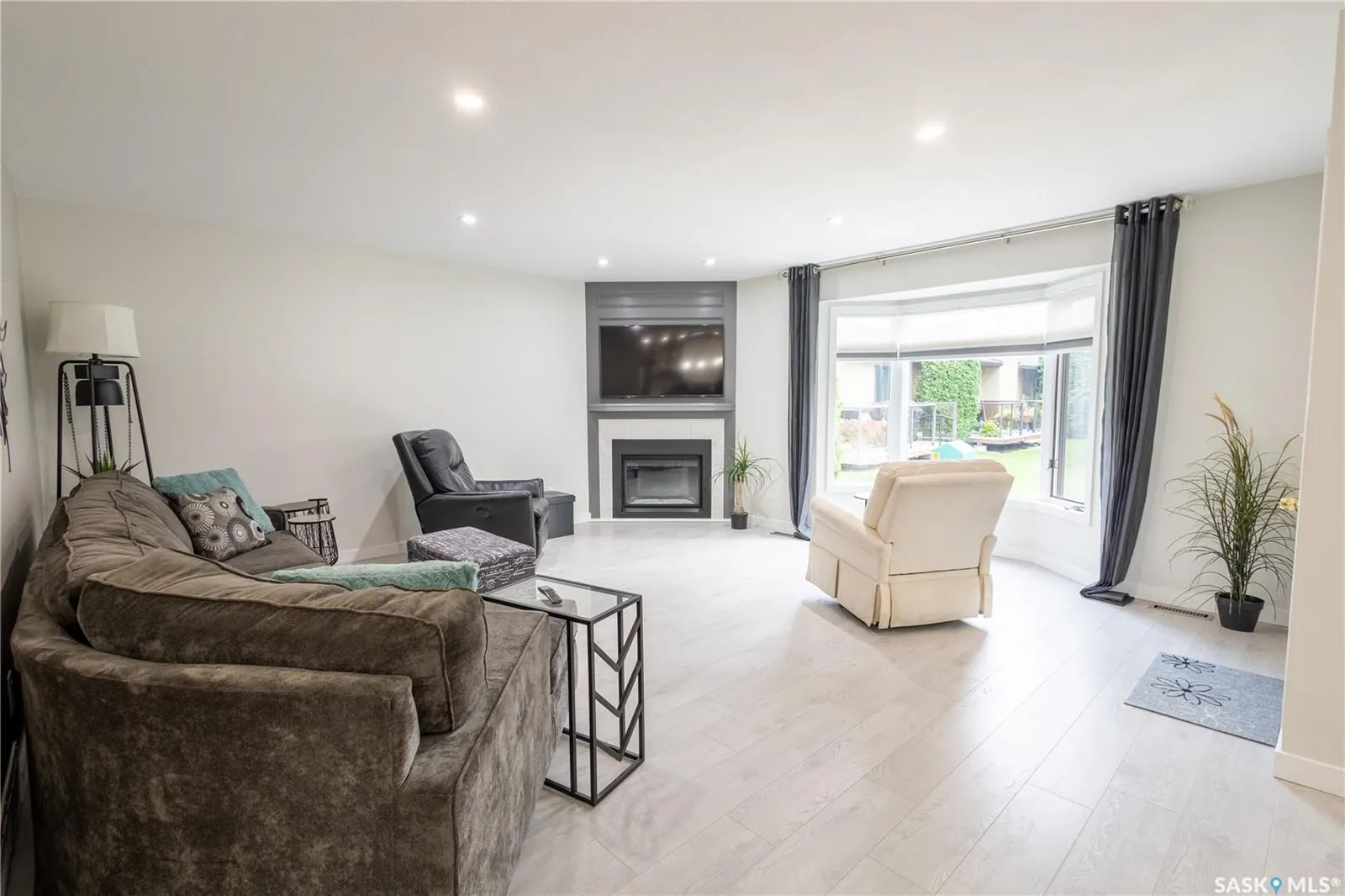 3415 Calder CRESCENT, #44