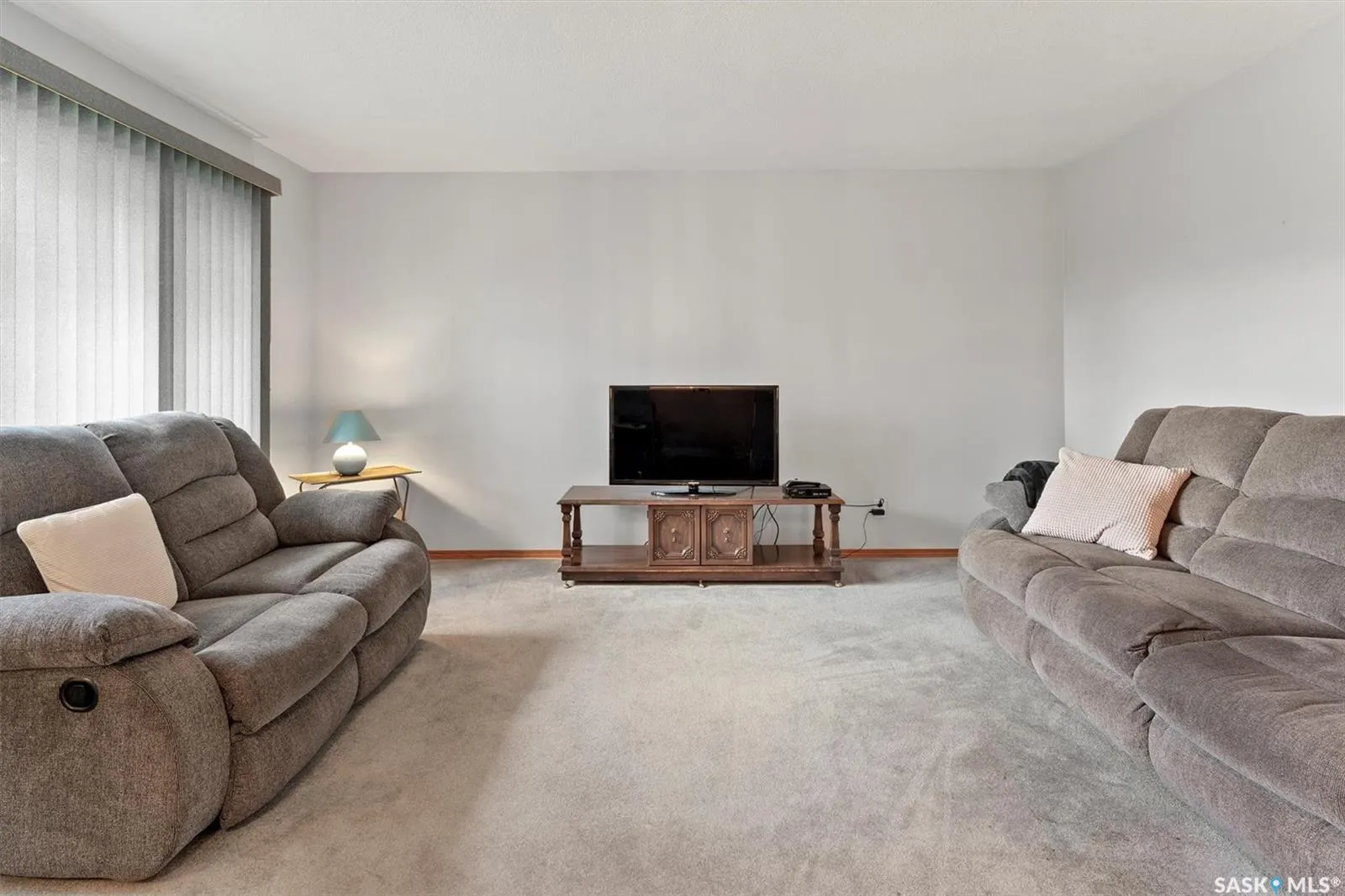 925 East CENTRE