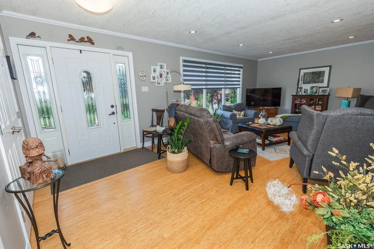208 Highway AVENUE W