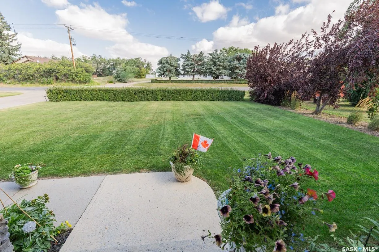 208 Highway AVENUE W