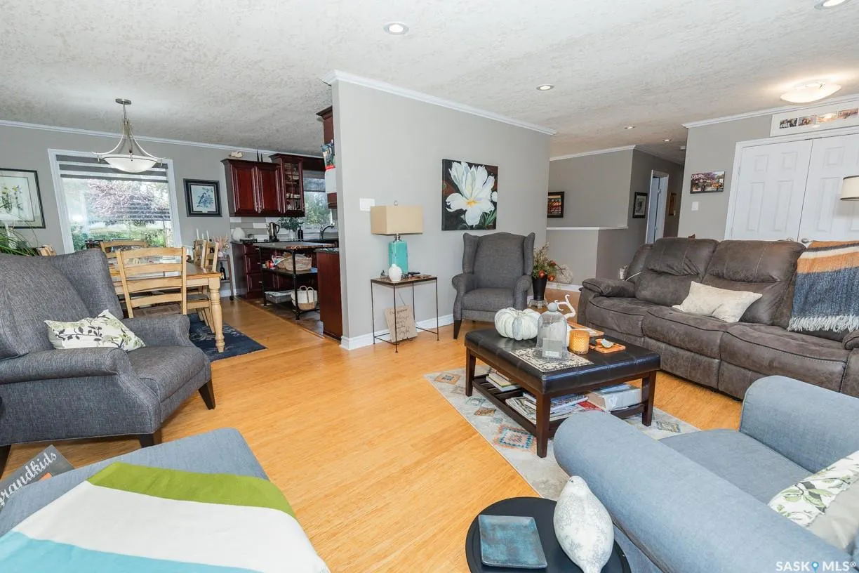 208 Highway AVENUE W