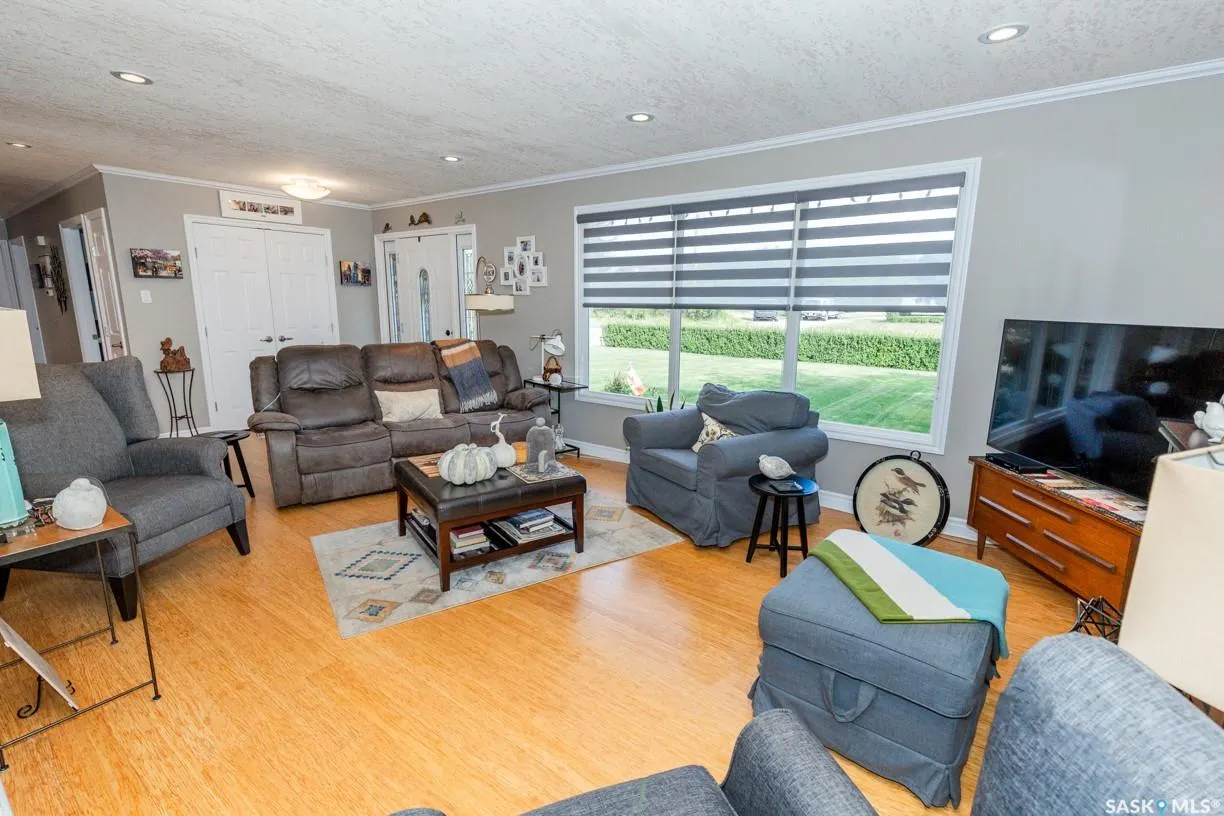 208 Highway AVENUE W