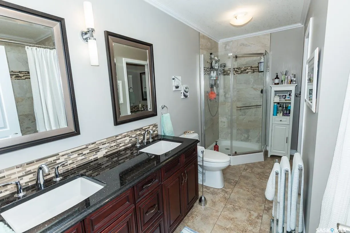 208 Highway AVENUE W