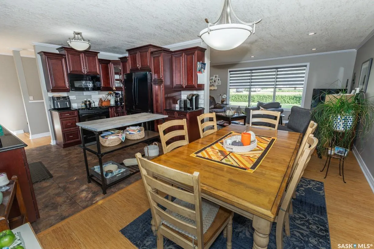 208 Highway AVENUE W