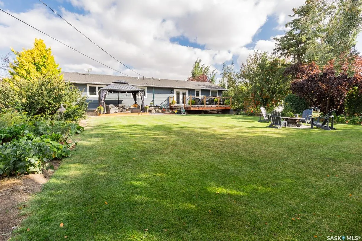 208 Highway AVENUE W