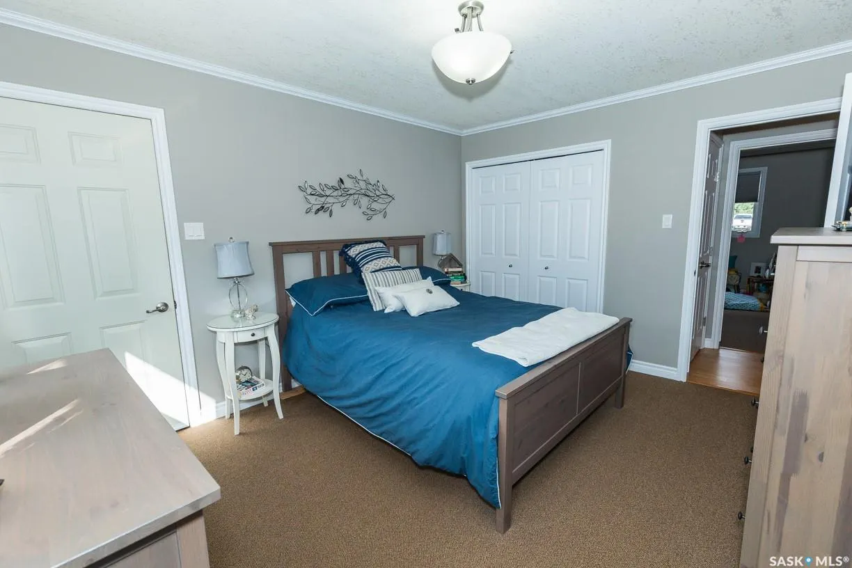 208 Highway AVENUE W