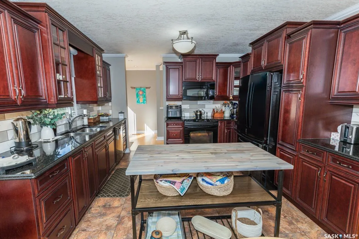 208 Highway AVENUE W
