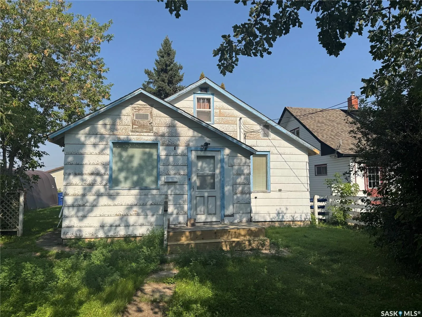 218 4th STREET N