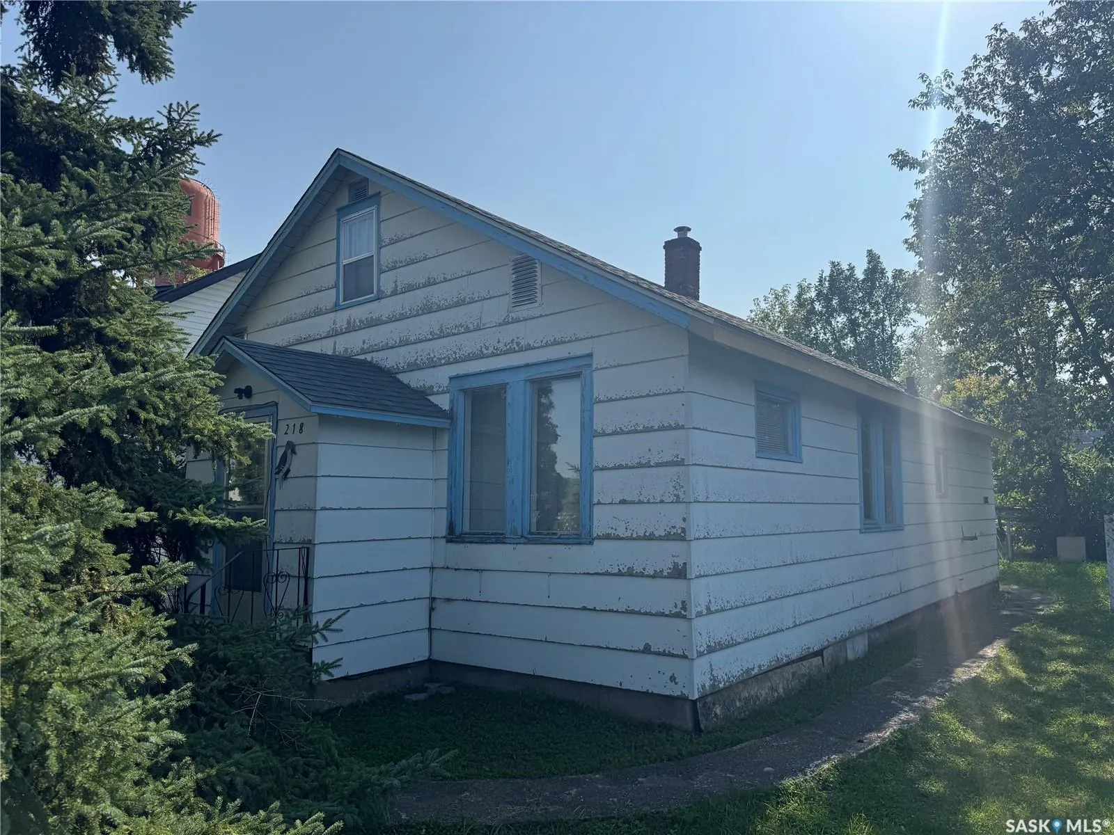 218 4th STREET N