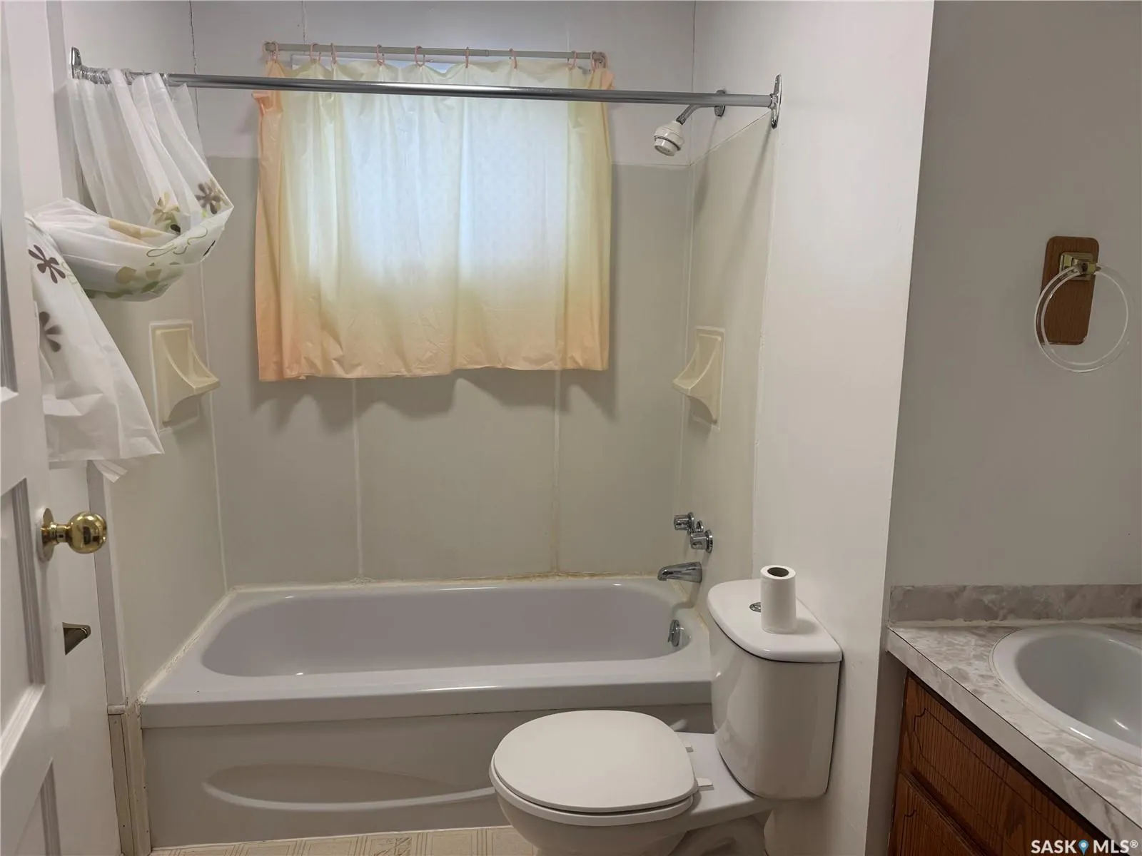 218 4th STREET N