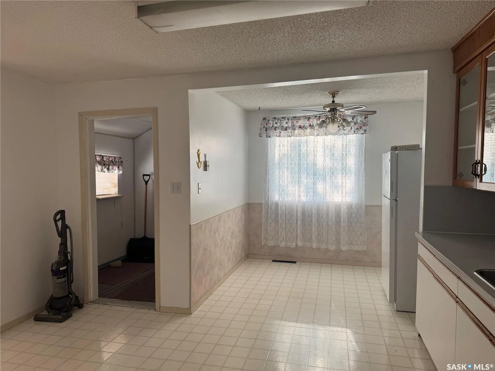 218 4th STREET N