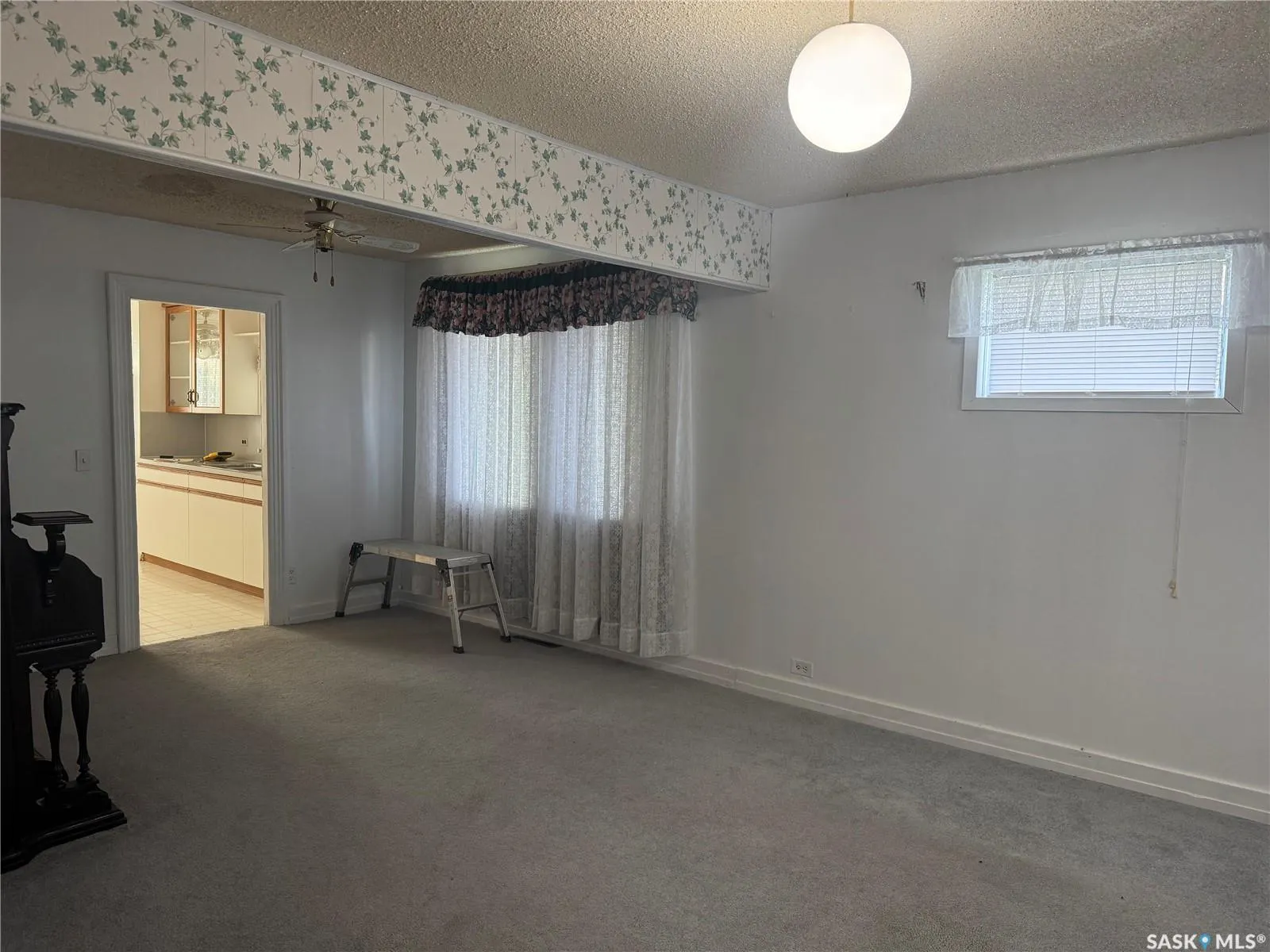 218 4th STREET N