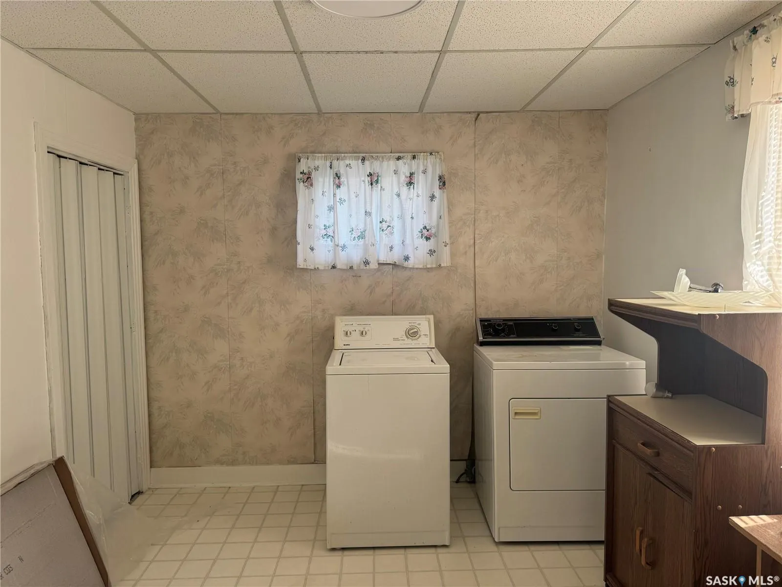 218 4th STREET N