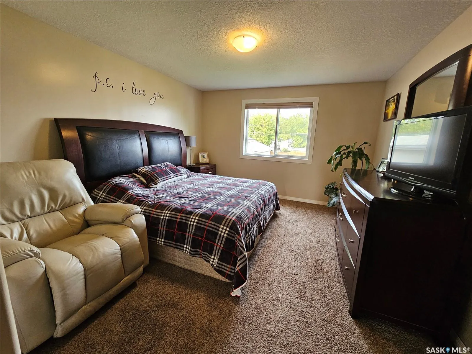 317 4th AVENUE W