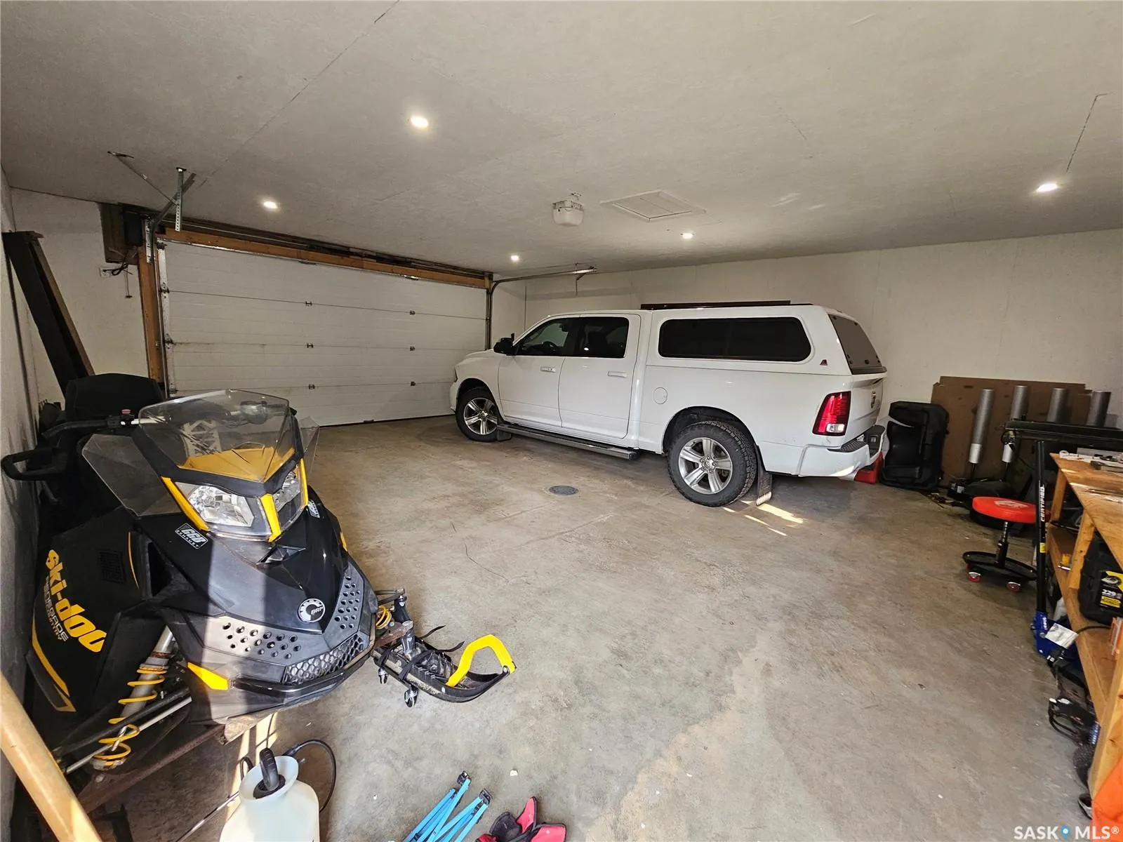 317 4th AVENUE W