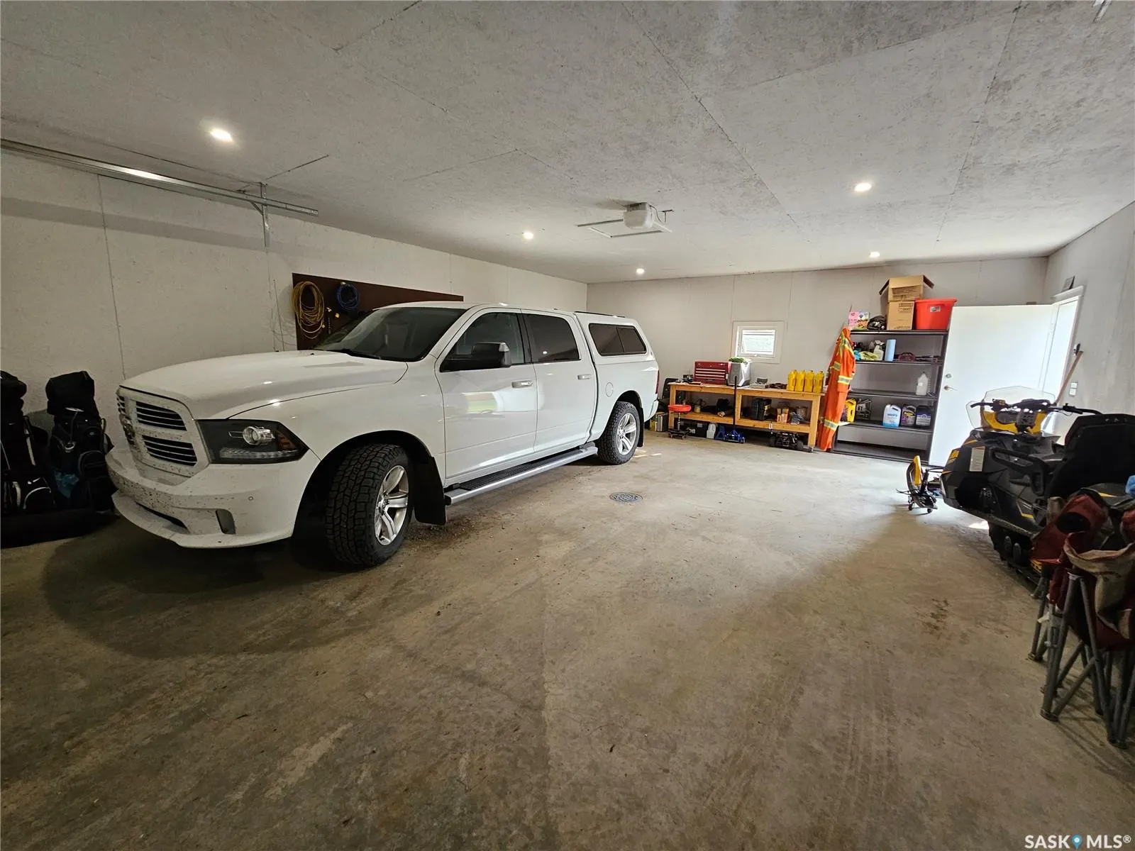 317 4th AVENUE W