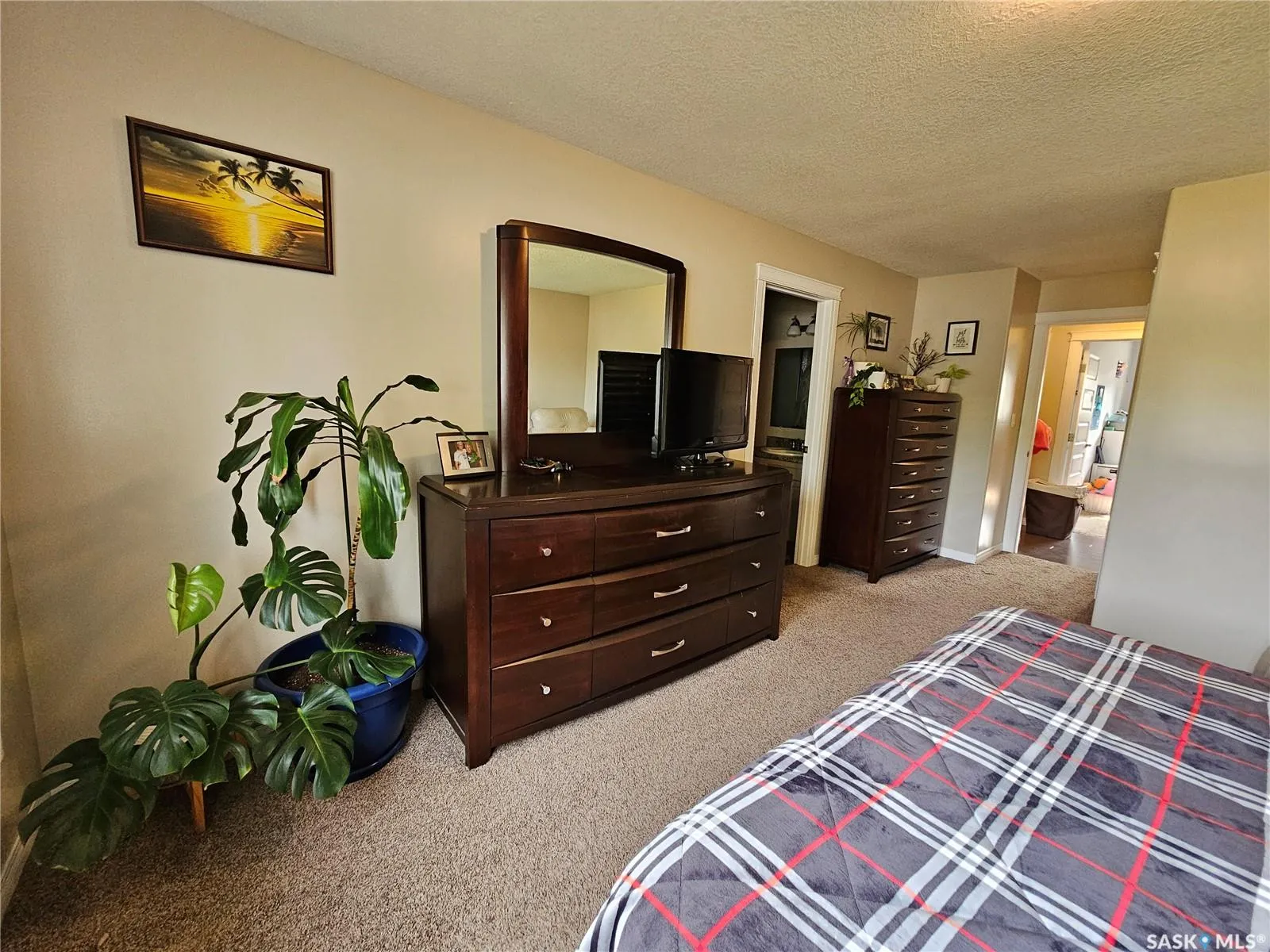 317 4th AVENUE W