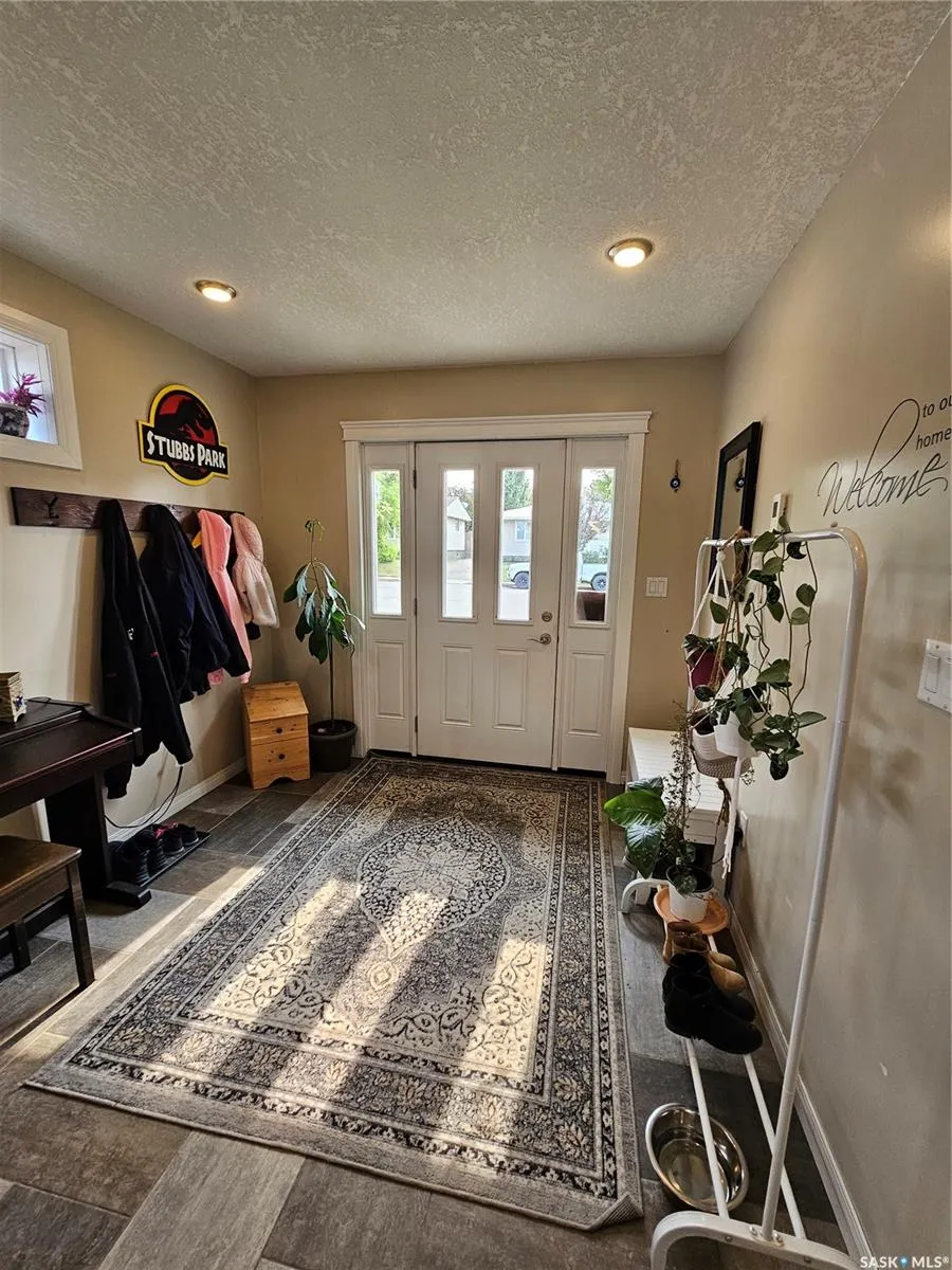 317 4th AVENUE W