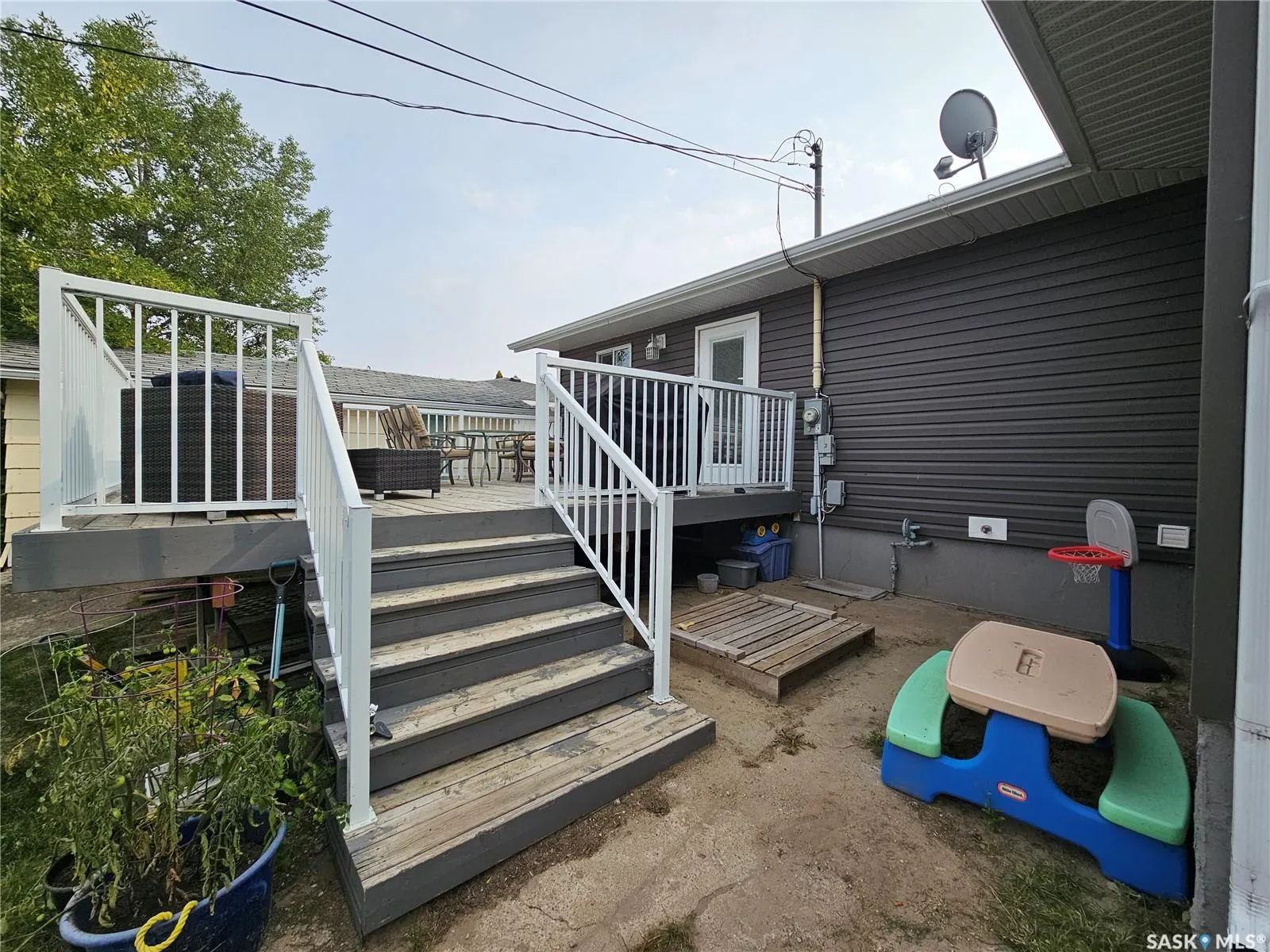 317 4th AVENUE W