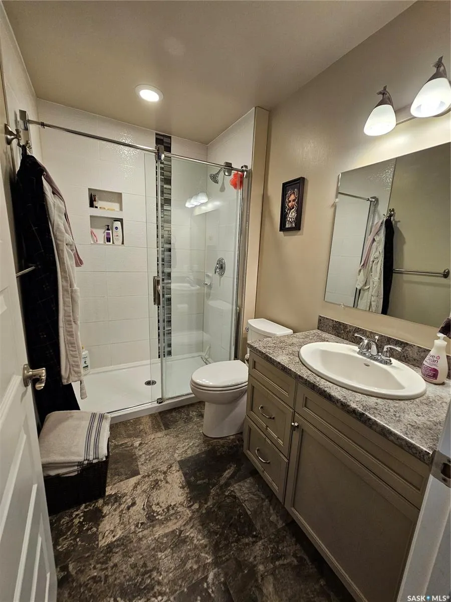 317 4th AVENUE W