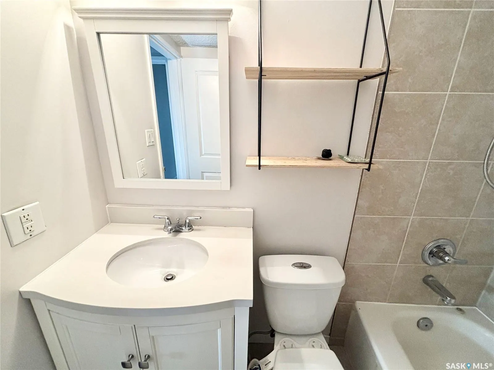 802B Kingsmere BOULEVARD, #108
